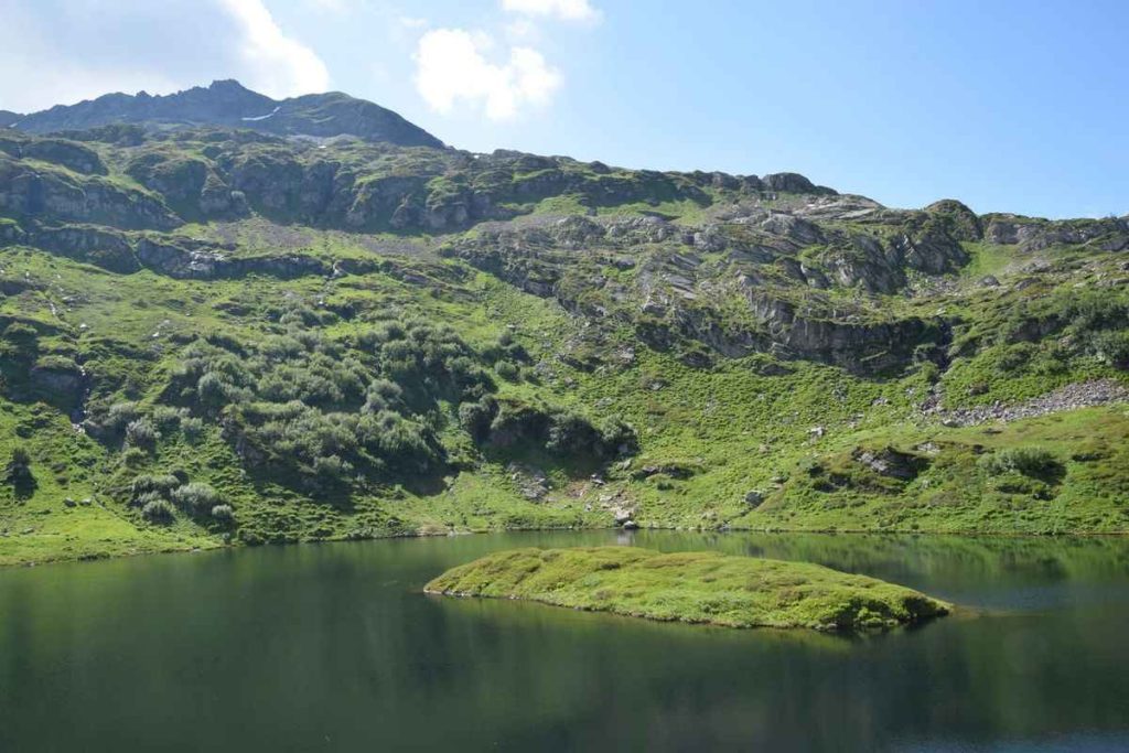 Lac de Pormenaz : le guide complet de la randonnée dans la réserve naturelle de Passy